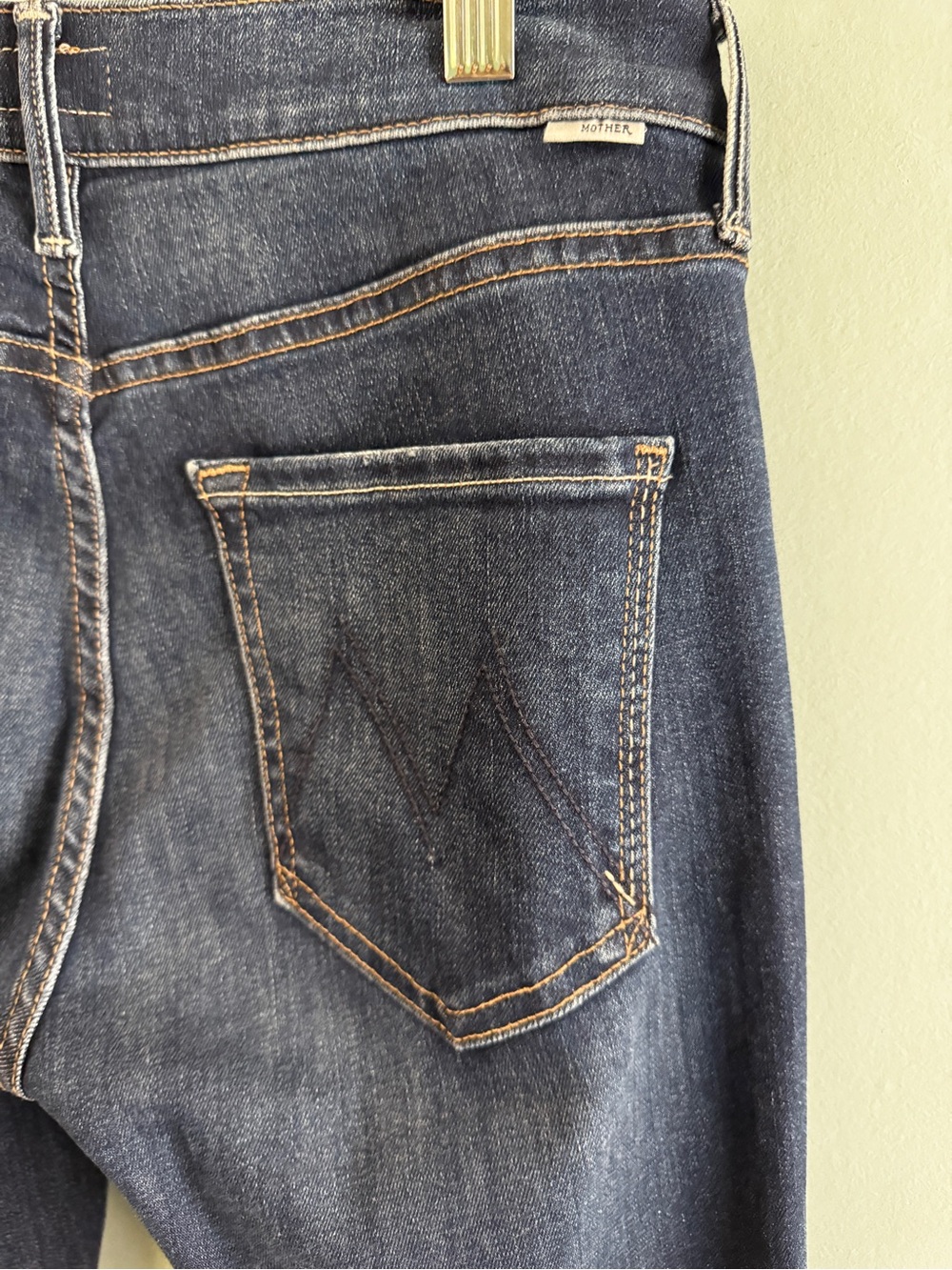 MOTHER mid rise dazzler ankle dark wash 28 - Picture 4 of 5